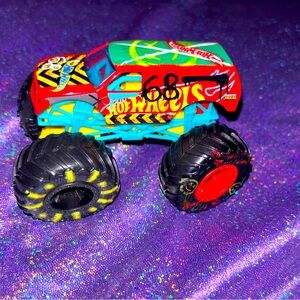 Hot Wheels Monster Truck Demo Derby